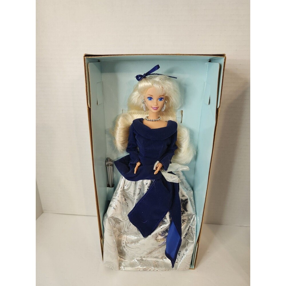 Winter Velvet Barbie- Avon Exclusive- Model 15571- 1995
